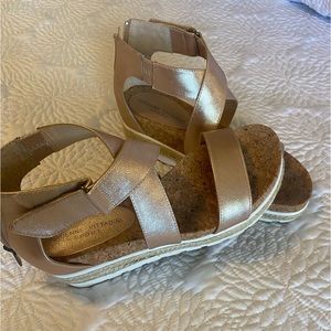 Adrienne Vittadini Sandal